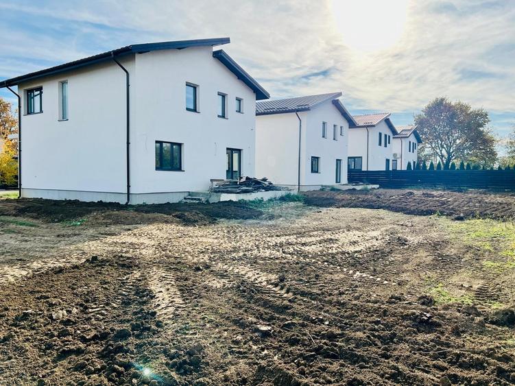 Vila cocheta in Ostratu - mai sunt de vanzare 2 - 24