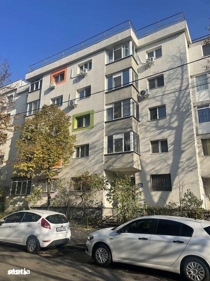 Apartament cu 2 camere decomandat în Băneasa