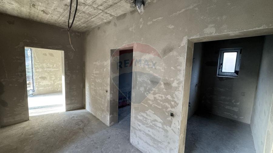 Casa noua de vanzare in zona Parcul Mare (Regina Maria)-semifinisata - 9