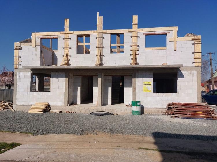 Casa cu etaj tip duplex vladimirescu, zona centrala - 1