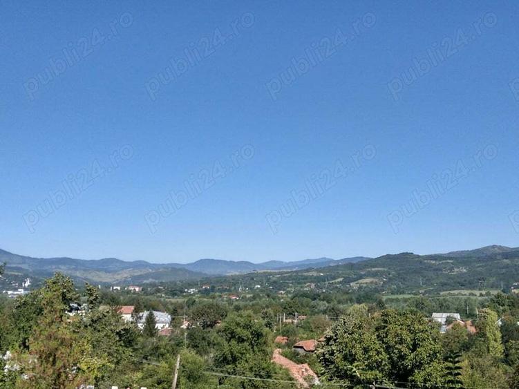 Casa de vacanta pe deal, D+P+M cu 8400 mp, teren - 8