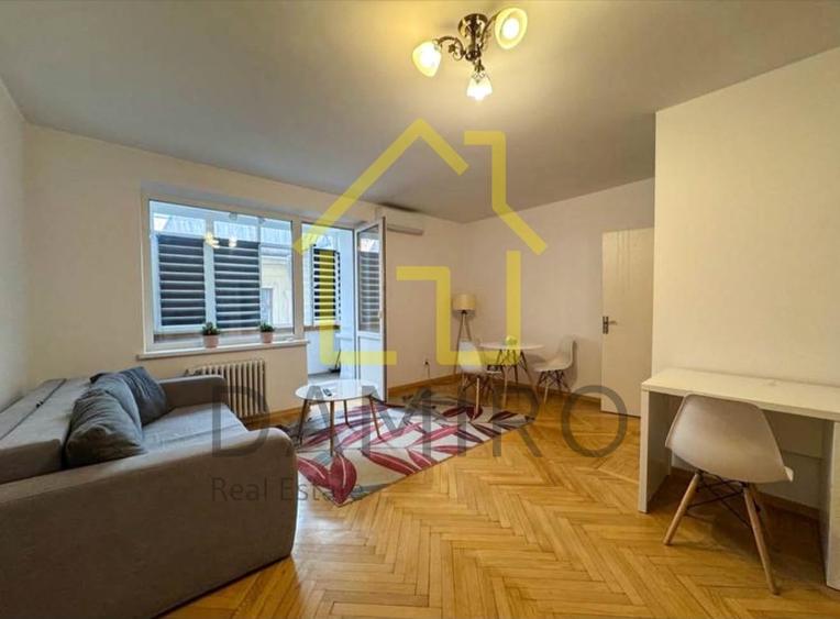 Apartament cu 2 camere semidecomandat în P-ța Romană