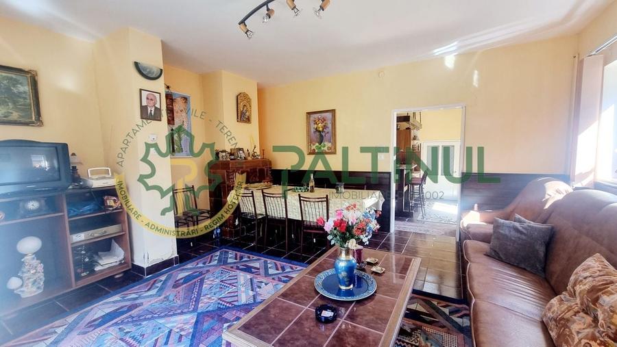 Casă de v&acirc;nzare &icirc;n Cisnădioara, curte mare și vedere spre munte - 7