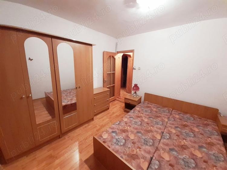 Apartament cu 3 camere decomandat în Berca