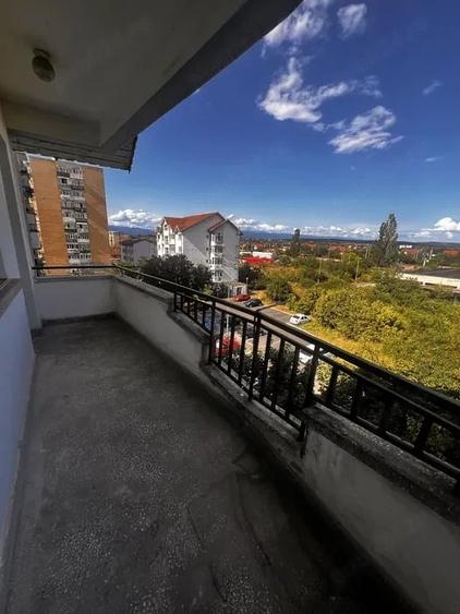 Garsonieră decomandată în Plopilor