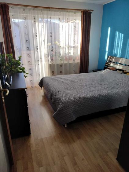 Apartament cu 3 camere decomandat în Exterior Vest