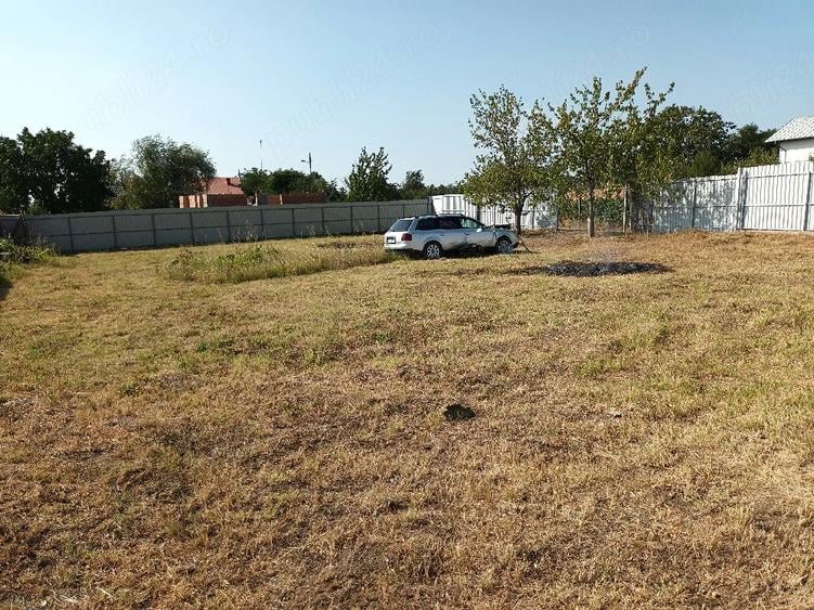 Teren de 900 mp, în Valea Largă