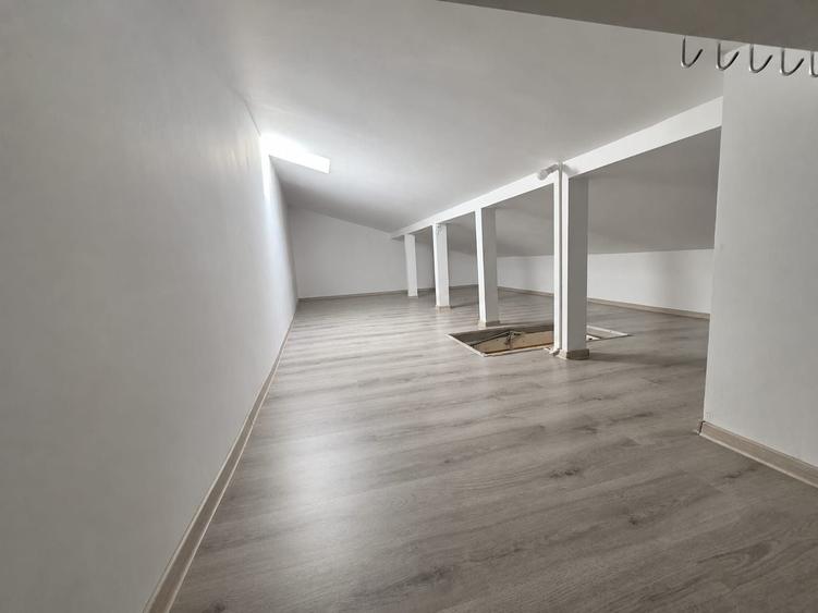 Apartament cu 2 camere decomandat în Berceni