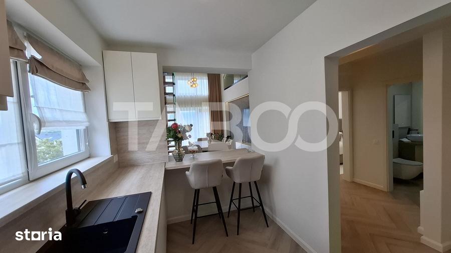 Apartament cu 5 camere decomandat în Cristian