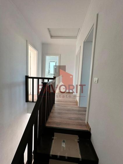 Duplex cu 4 camere cu Canalizare în Săcălaz