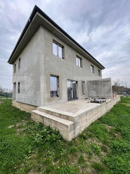 Casă individuală cu 4 camere cu Teren 490 Mp în Titulescu