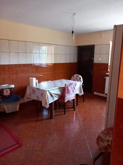 Casă cu 5 camere în Mărunțișu