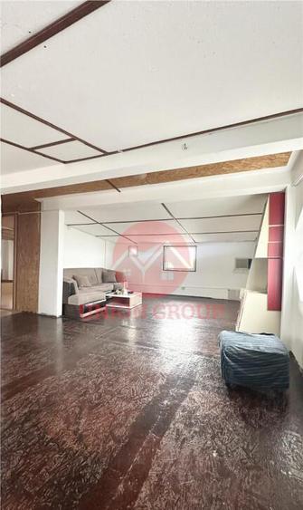 Spațiu comercial, de 350 mp, în Central