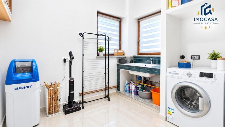 Casă cu 7 camere cu Canalizare în Aradul Nou