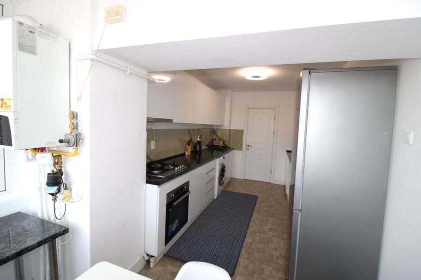 Apartament cu 3 camere decomandat, mobilat în Faleză