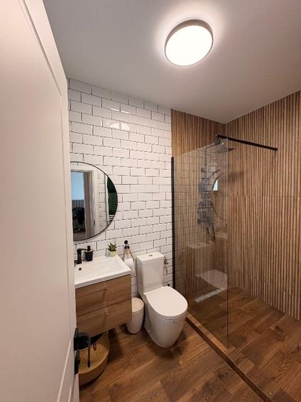 Casă individuală cu 4 camere cu Canalizare în Tunari