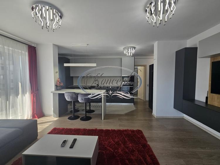 Apartament cu 3 camere semidecomandat, mobilat în Gheorgheni