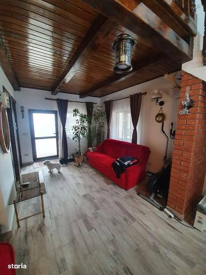 Casă cu 4 camere în Vama