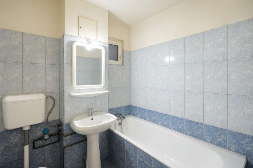 Apartament cu 3 camere decomandat, mobilat în Central
