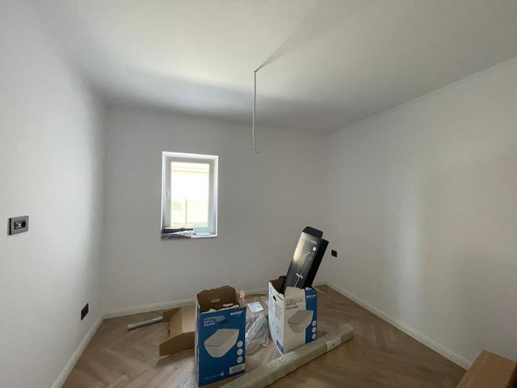 Duplex cu 4 camere cu Canalizare în Dumbrăvița