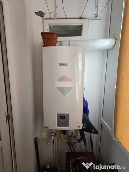 Apartament cu 3 camere decomandat în Sud