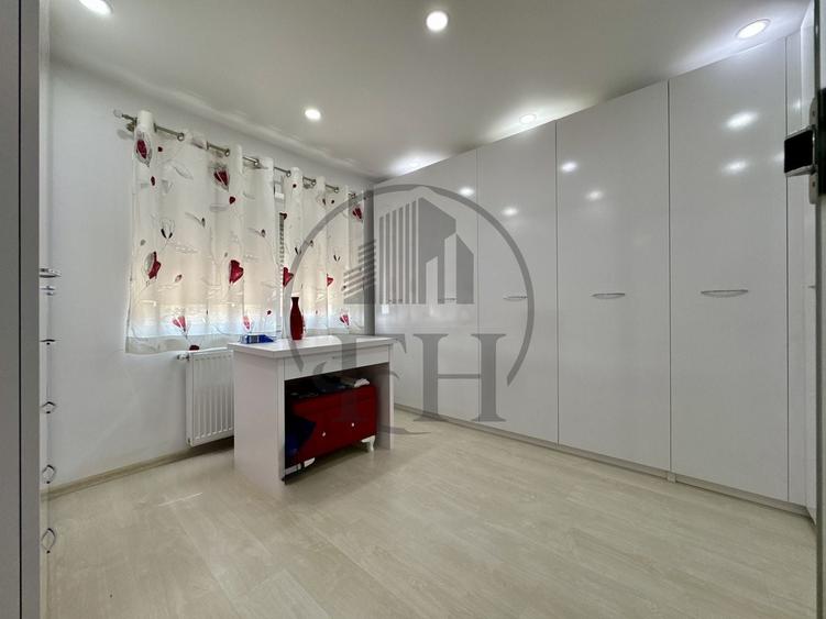 Apartament cu 4 camere decomandat, mobilat în Agigea