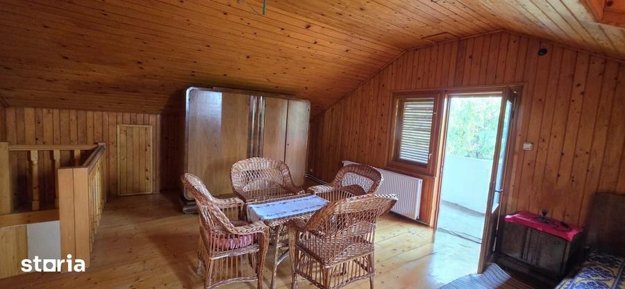 Casă cu 5 camere cu Teren 3000 Mp în Dârvari