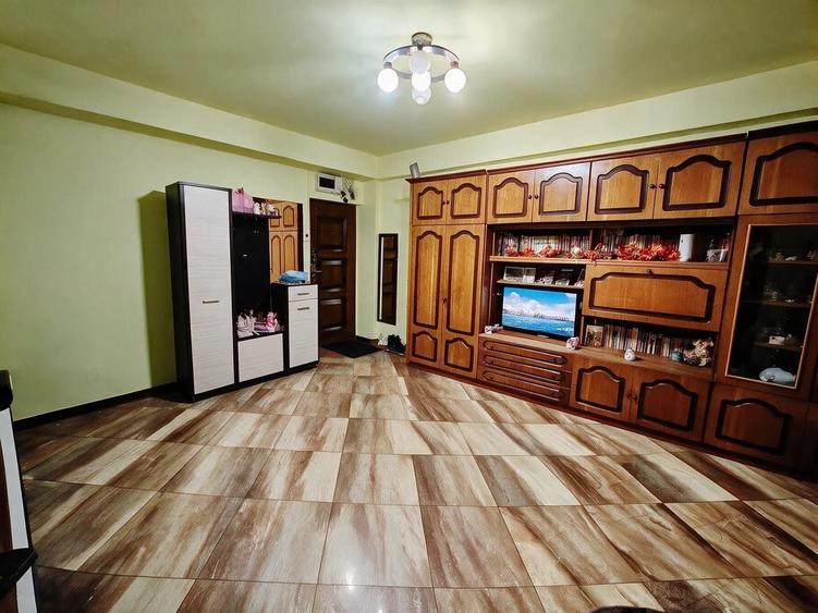 Apartament cu 2 camere semidecomandat în Ozana