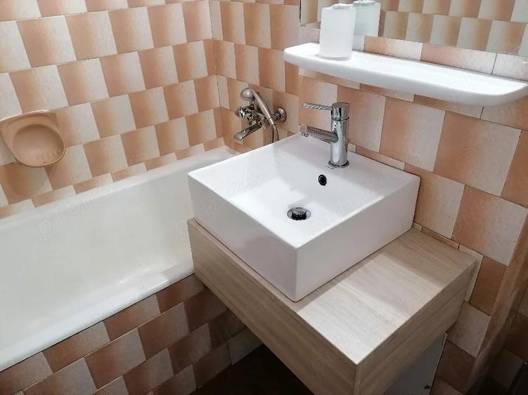 Apartament cu 3 camere semidecomandat în Grigorescu