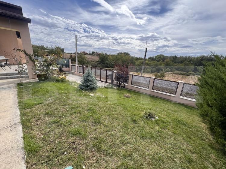 Casă individuală cu 3 camere cu Canalizare în Exterior Nord