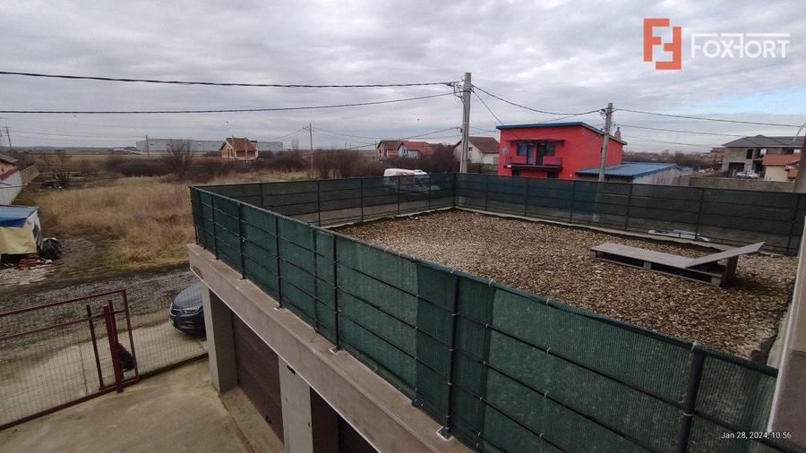 Casă individuală cu 8 camere cu Garaj în Săcălaz