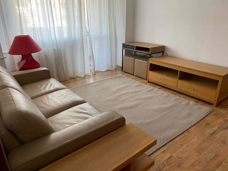 Apartament cu 2 camere semidecomandat, mobilat în Tineretului