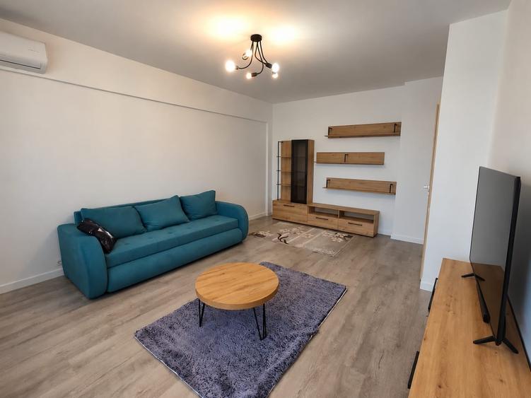 Apartament cu 2 camere decomandat în Parcul Carol