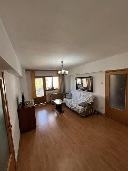 Apartament cu 2 camere semidecomandat în Mihai Bravu
