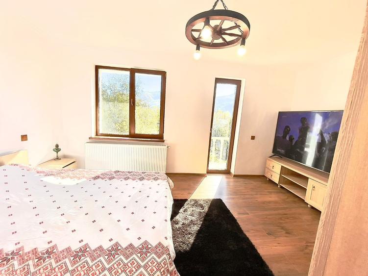 Casă individuală cu 7 camere cu Garaj în Alexandru cel Bun
