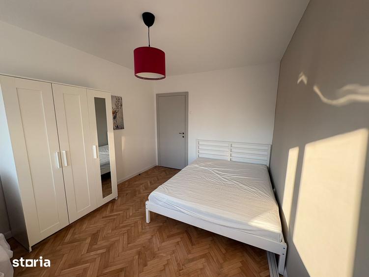 Apartament cu 3 camere semidecomandat în Tei