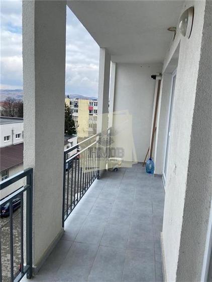 Apartament cu 2 camere semidecomandat, mobilat în Central