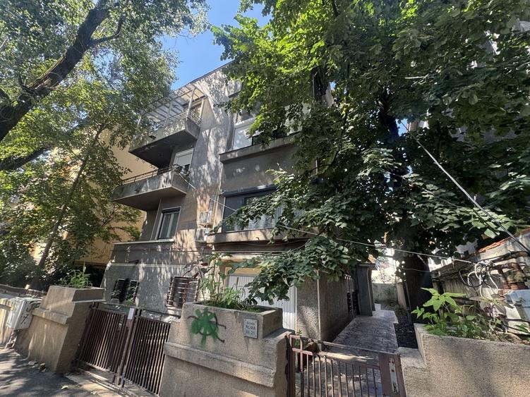 Apartament cu 2 camere decomandat în Capitale