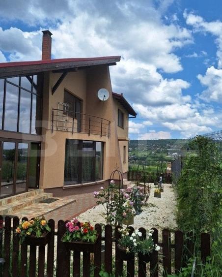 Casa individuala la cheie,160 mp utili, 2500 mp teren, zona linistita - 1