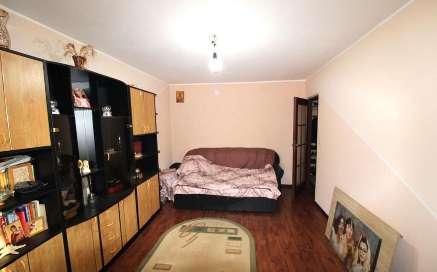 Apartament cu 3 camere, decomandate in Micro 16 - 8