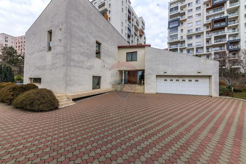 Vila eleganta, spatii generoase, finisaje premium, piscina, 3000mp - 38
