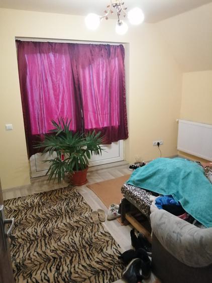 Casa de vanzare,str. Remetea,5 camere, parter+etaj,teren 5 ari,singur in curte. - 8