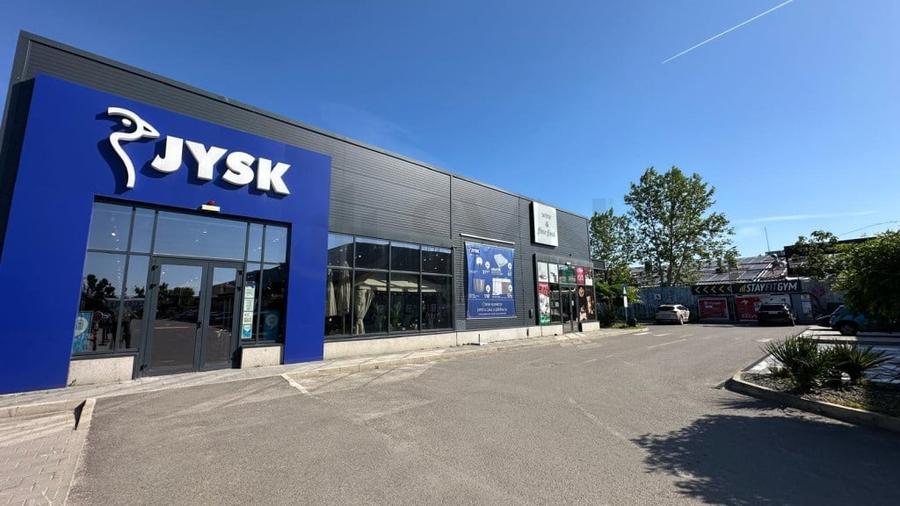 Spațiu comercial, de 4,457 mp, în Odăi