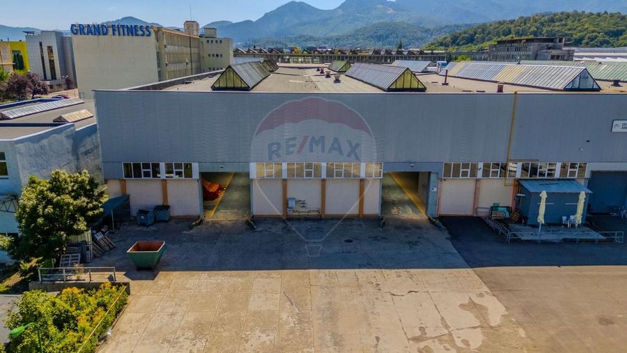 Hala 1870 mp, Parcare, Pod rulant 18 T - 2