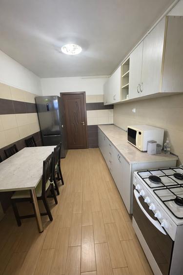 3 Camere Decomandat  Zona Trocadero- Bd.Alexandru Lapusneanu - 7