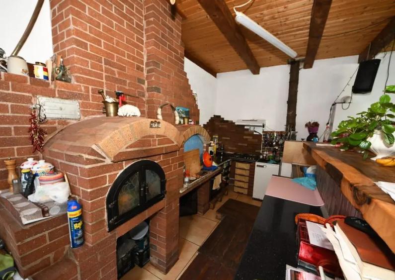 De vanzare casa cu 3 apartamente + anexa 75 mp, Comision 0% - 3