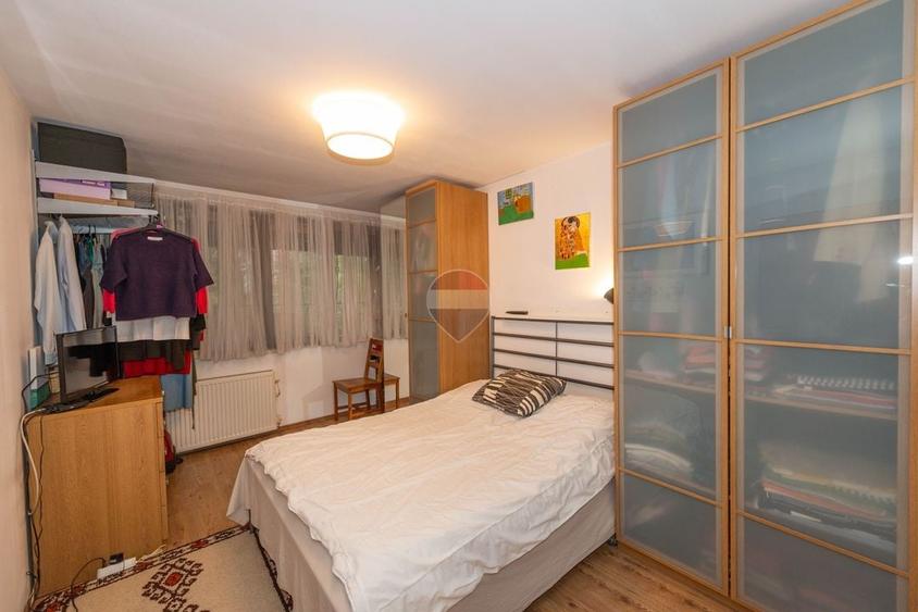 Apartament cu 3 camere semidecomandat, mobilat în Titan