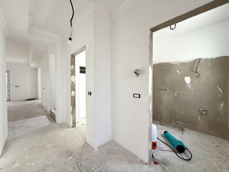 Duplex cu 5 camere cu Canalizare în Săcălaz