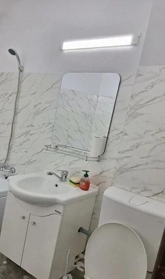 Vand apartament central, complet renovat cu centrala proprie - 1