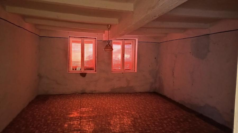 Casă cu 2 camere în Central